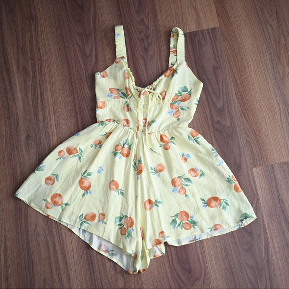 Butter Yellow Romper Size XS Sadie & Sage Orange Blossom Fruit Cottagecore NWOT - Picture 2 of 16